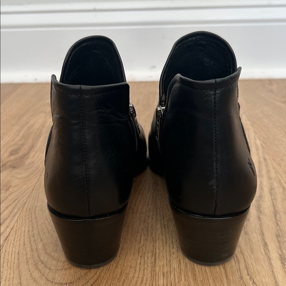 Frye Women’s‎ Ellen Harness Ankle Bootie - Picture 4 of 7